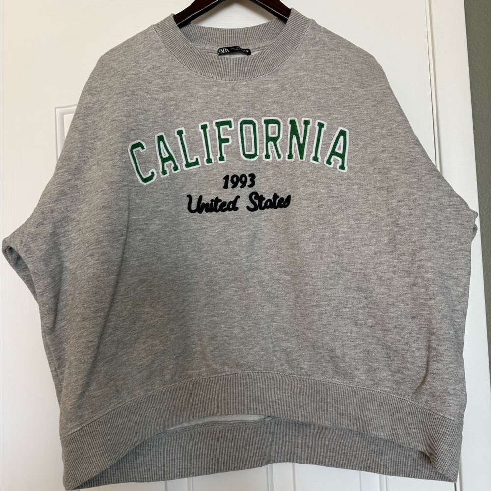 Zara oversized cropped California crewneck sweatshirt. Size: Large